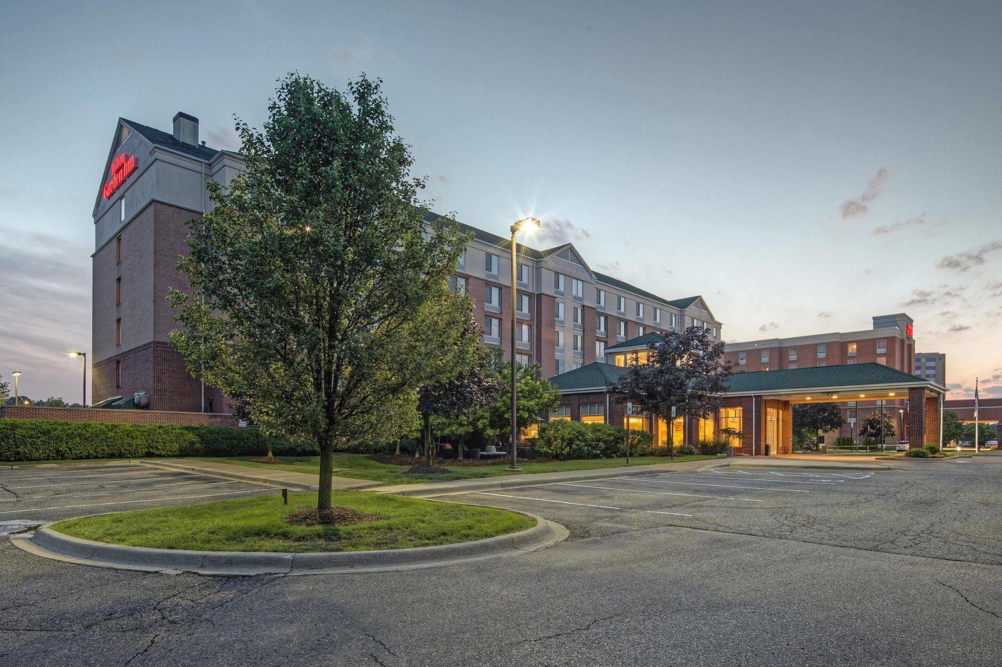 Hilton Garden Inn Detroit Metro Airport Romulus Exterior photo